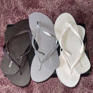 Women's Old Navy Flip Flops - Black, Gray, and White
